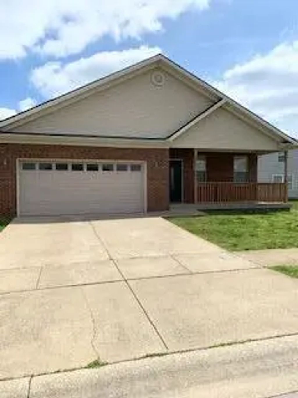 2068 Polk Lane, Lexington