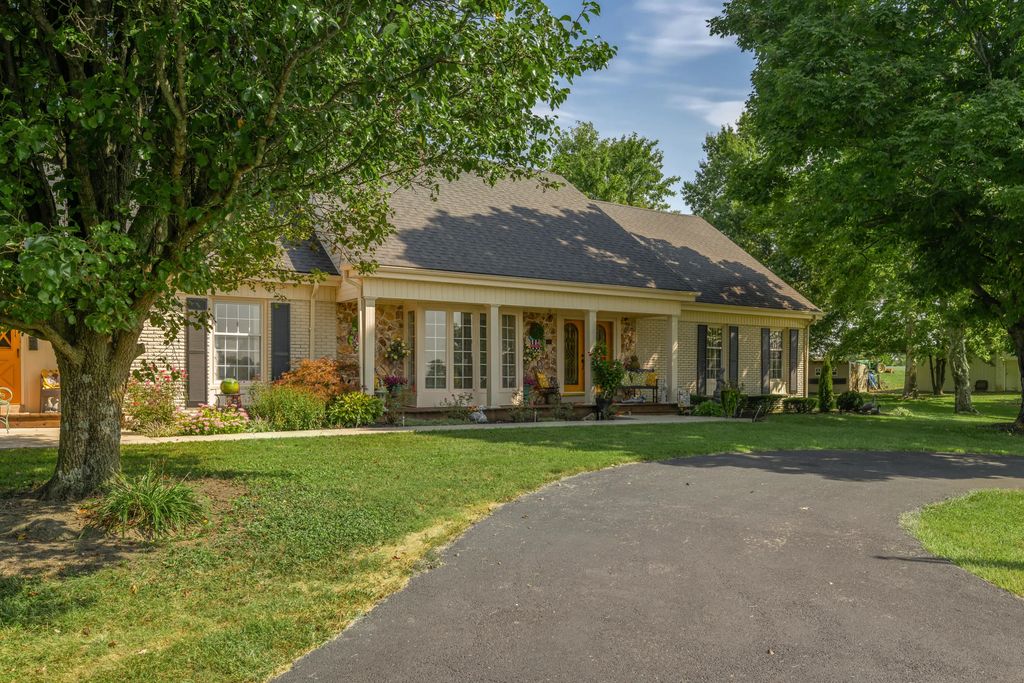5487 Athens Walnut Hill Road, Lexington