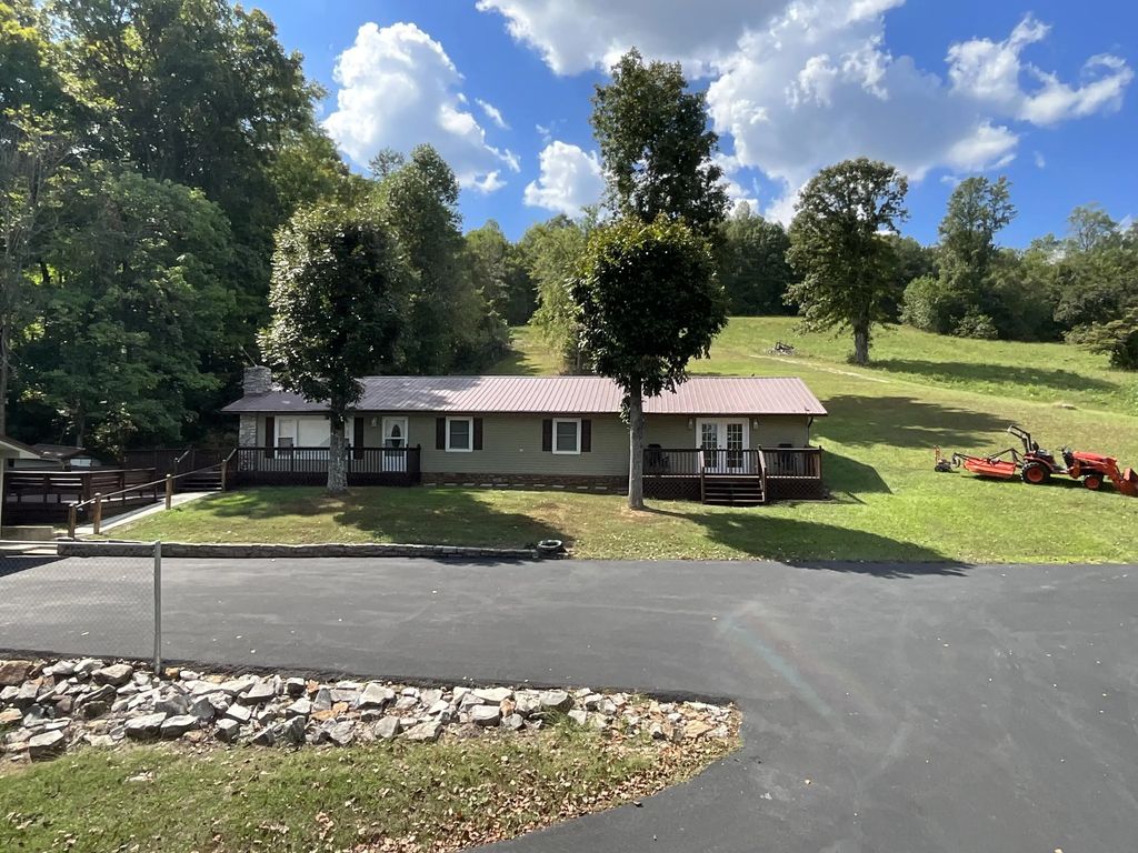 134 Sears Cemetery Road, Somerset