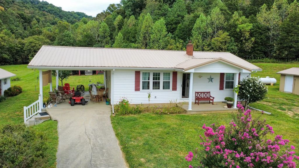 220 F Johnson Road, Jamestown