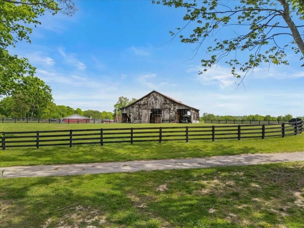 460 Topton Road Tract 1, London