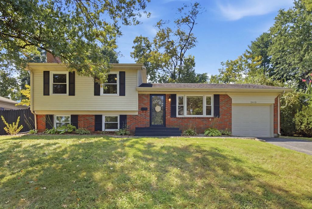 2415 Heather Way, Lexington