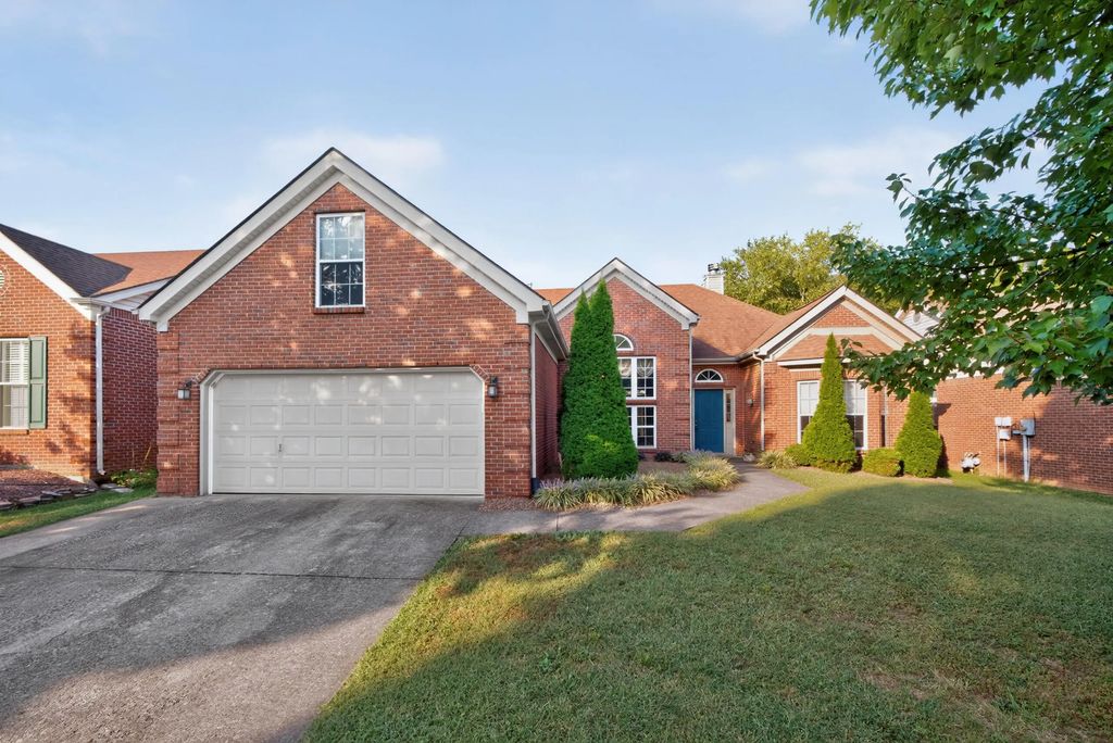 3233 Drayton Place, Lexington