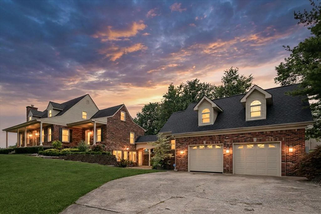 801 Hannah Road, Shelbyville