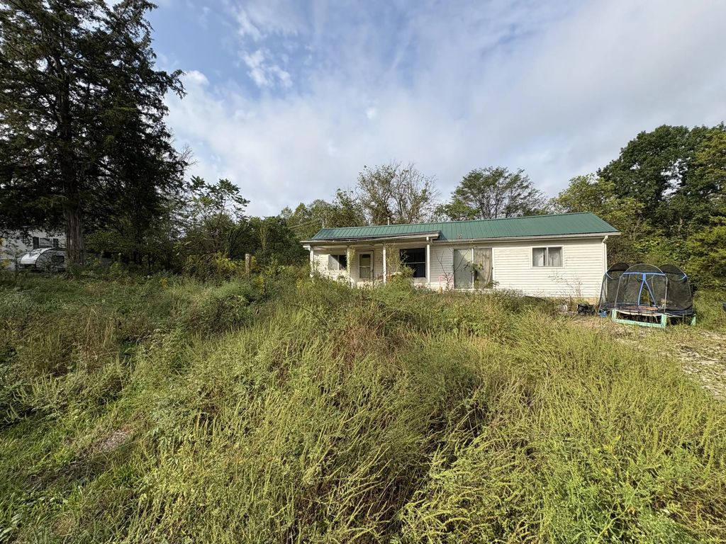 1270 W Lone Oak Road, Clay City