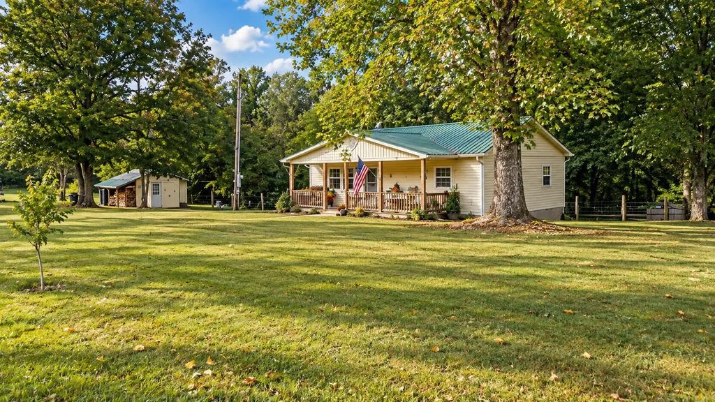 8546 Highway 1363, Stearns