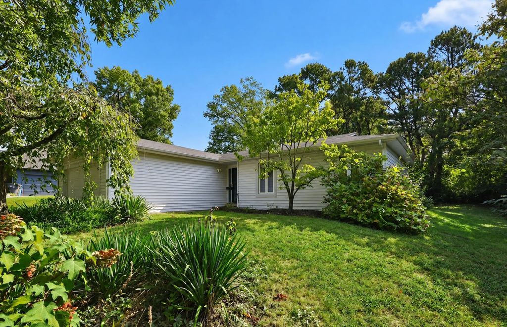 3528 Winding Drive, Lexington