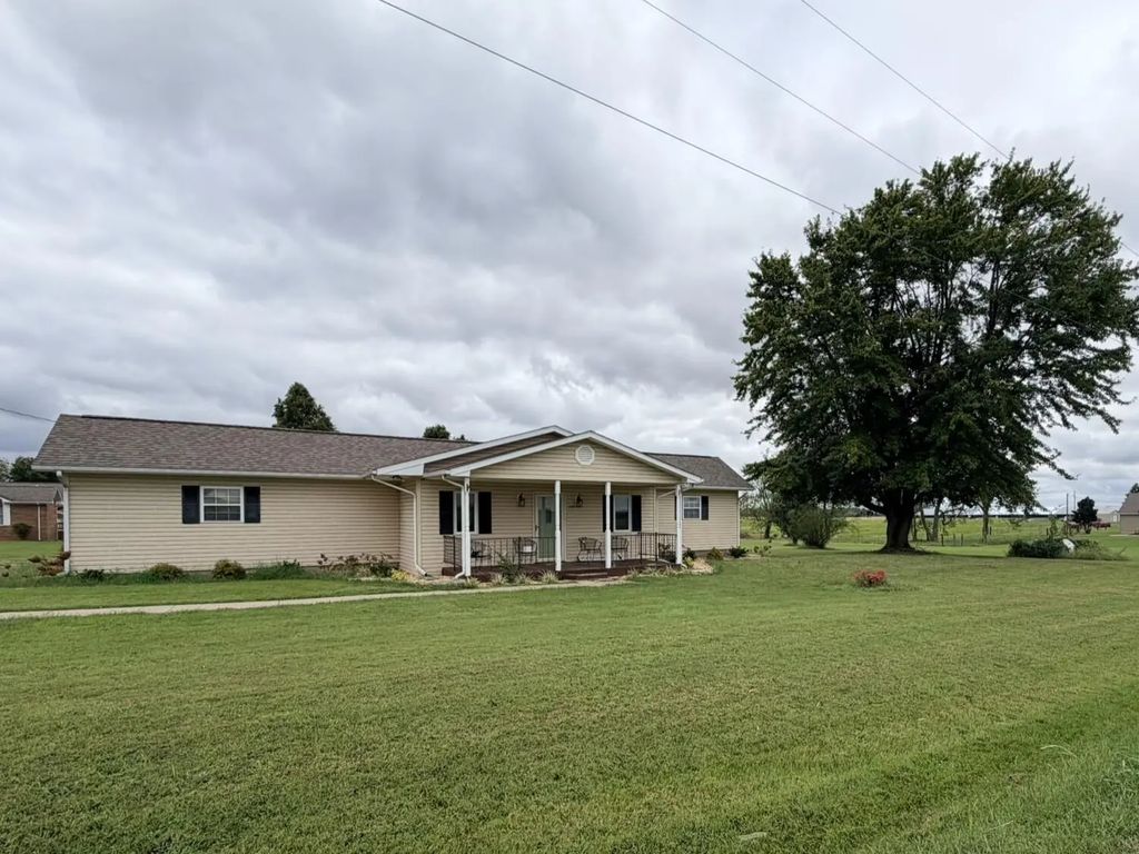 775 Meridian Road, Hickory