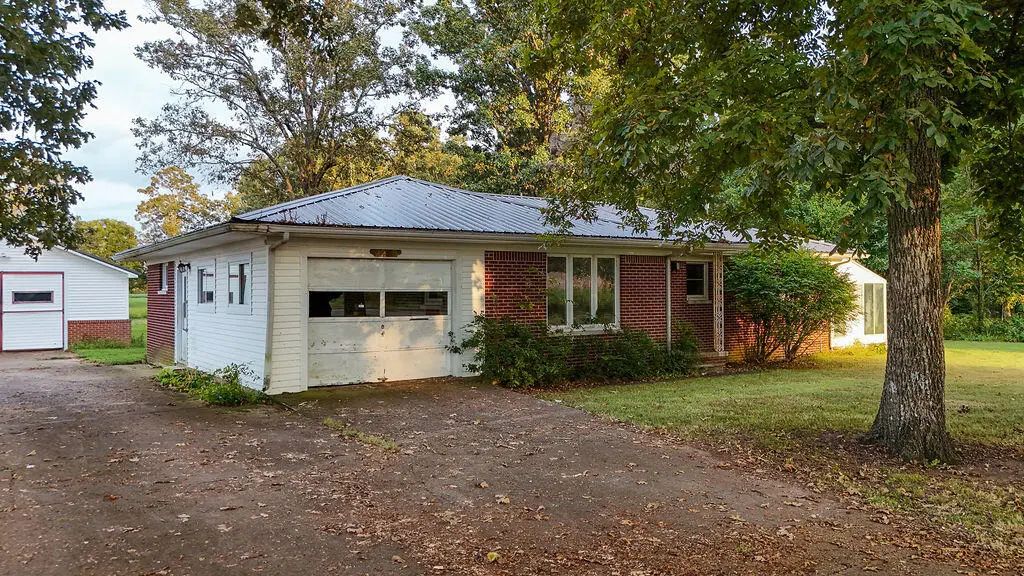 2248 Kentucky 564, Mayfield