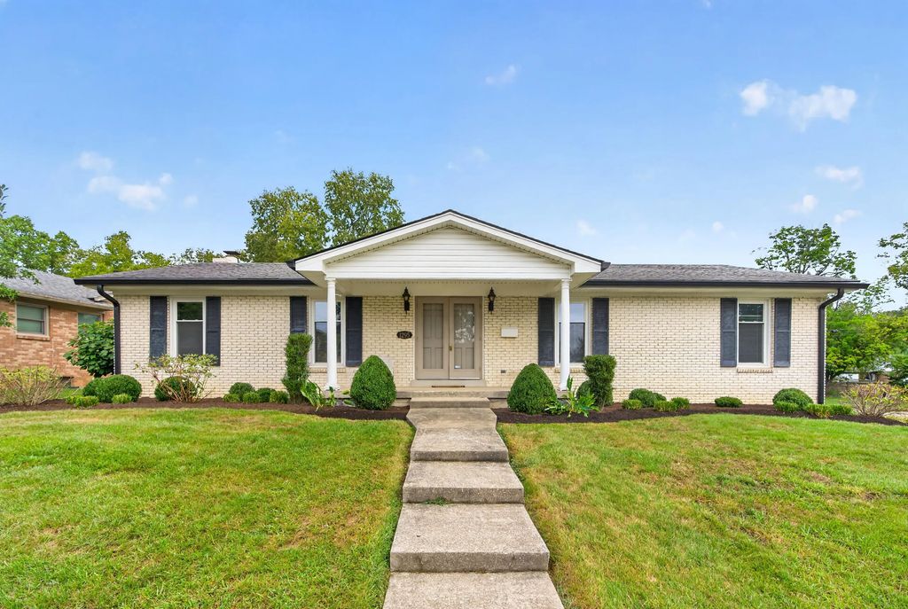 1295 Oaklawn Park, Lexington