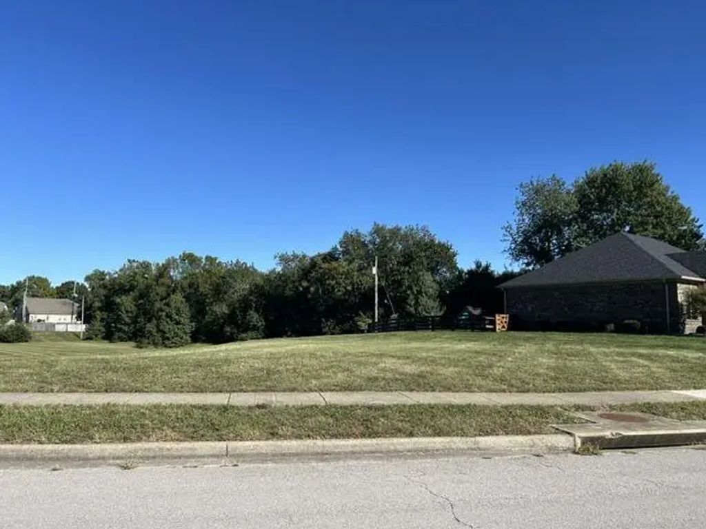1031 Hillary Terrace, Versailles