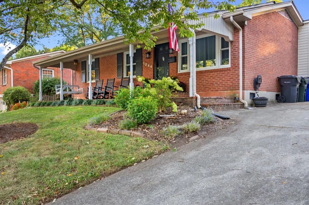 1044 Elmendorf Drive, Lexington