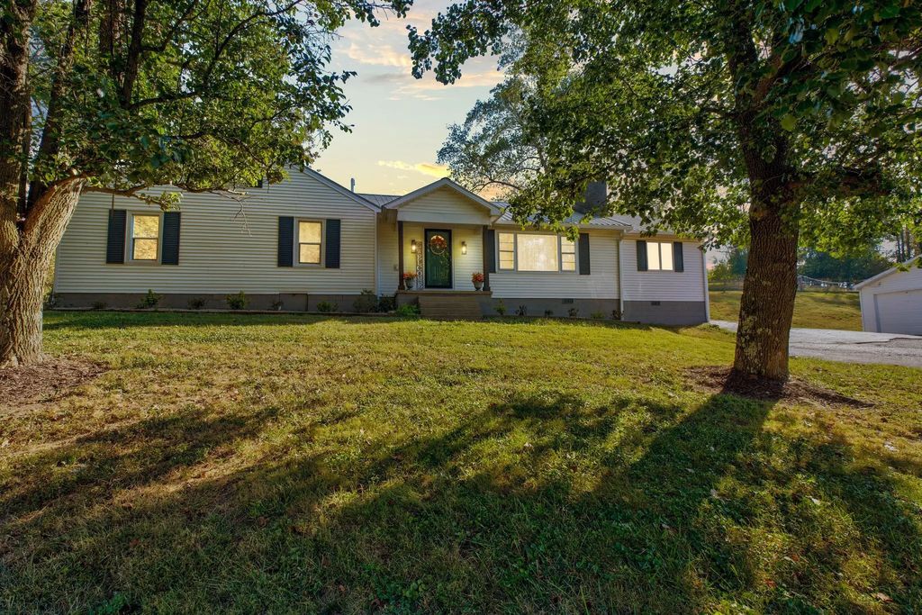 3833 Levee Road, Mt Sterling