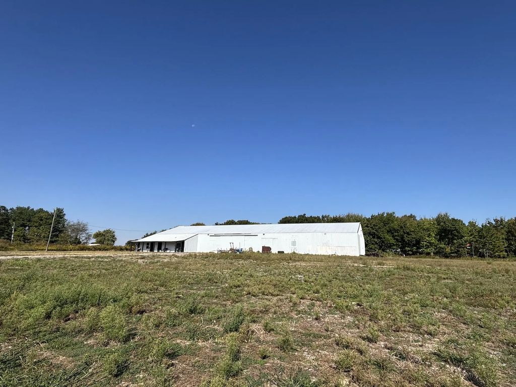 6442 Ky-76, Russell Springs