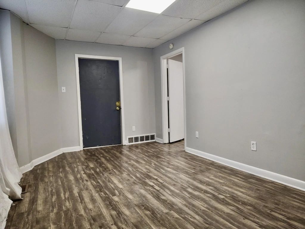 193 N Martin Luther King Boulevard B, Lexington