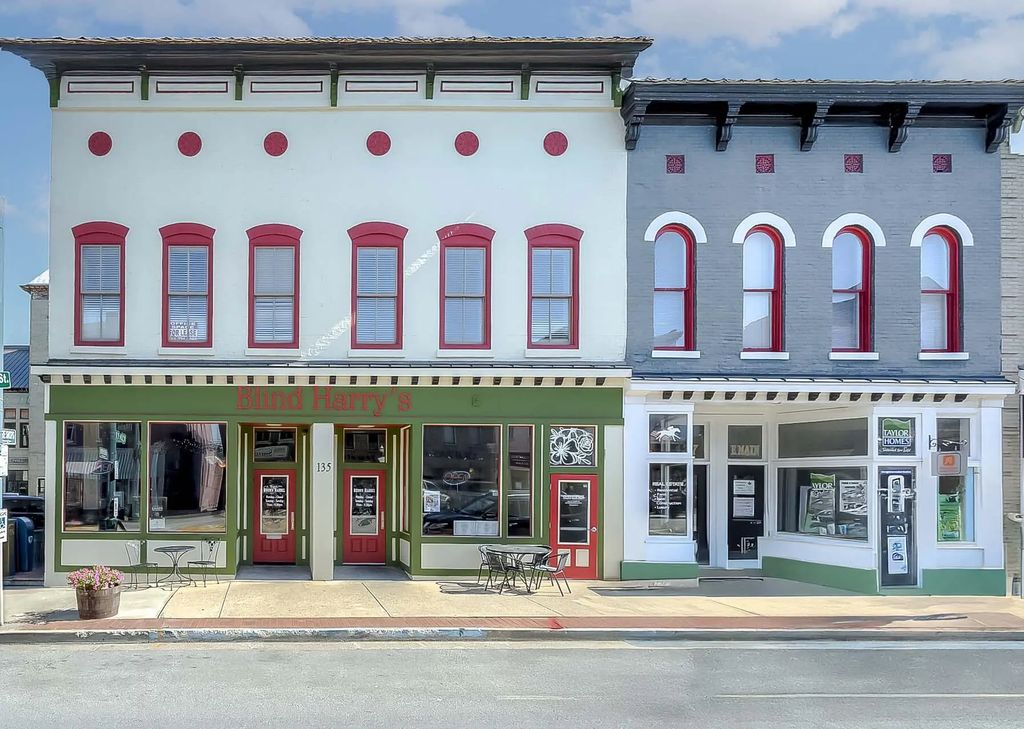 135 E Main Street 205-207, Georgetown