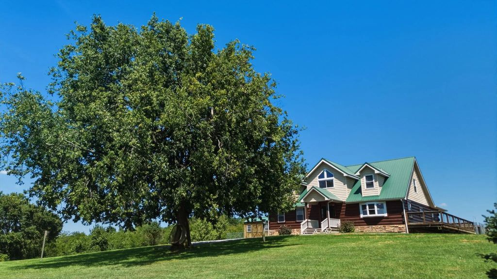 7033 Polecat Pike, Maysville