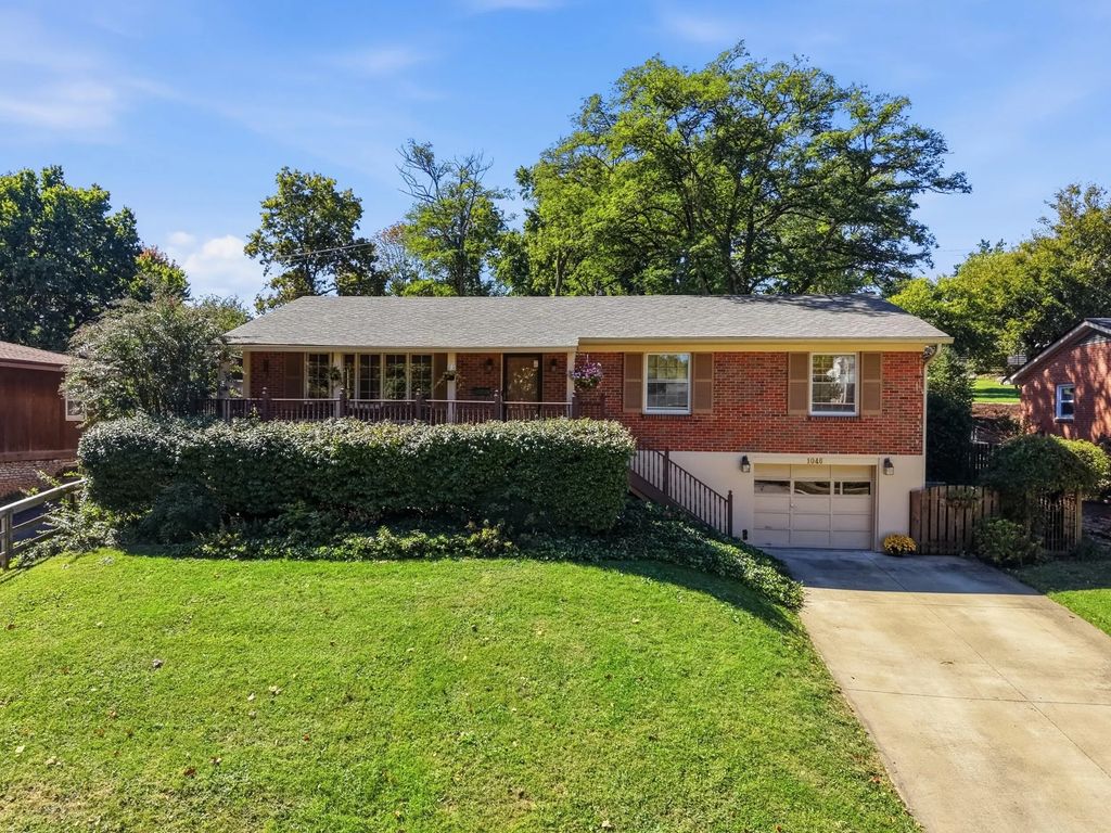 1046 Elmendorf Drive, Lexington