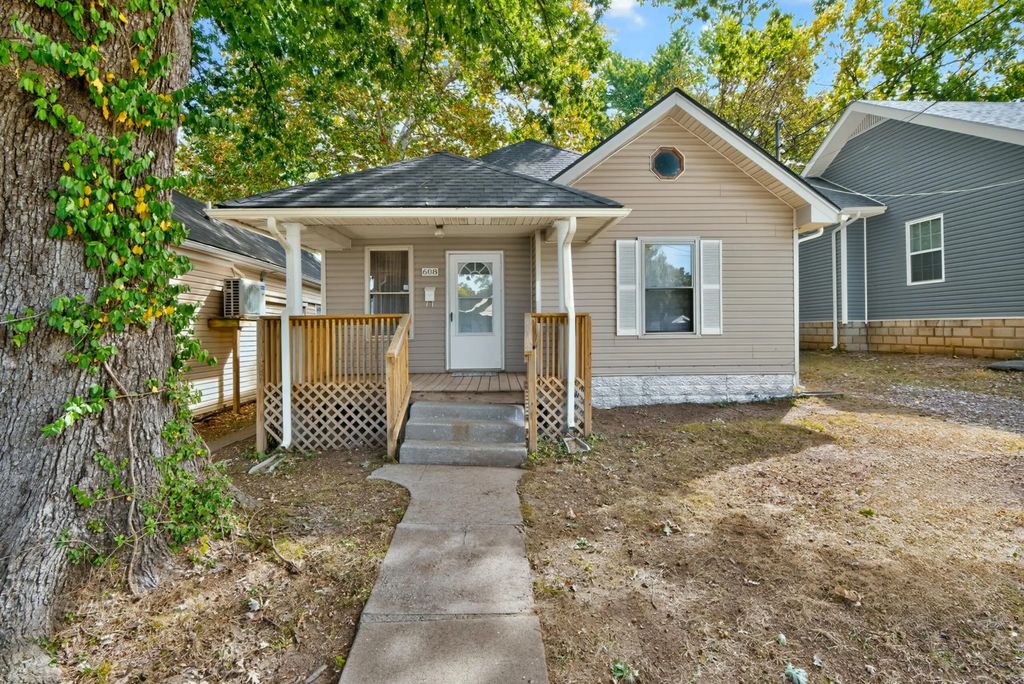 608 Elm Tree Lane, Lexington