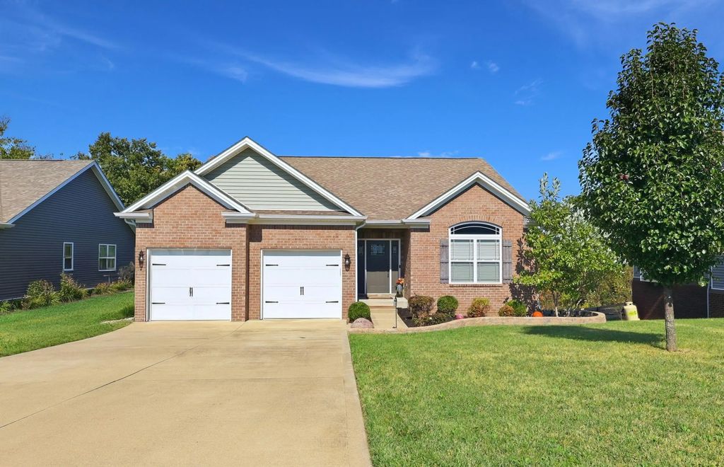 199 Westwoods Drive, Georgetown