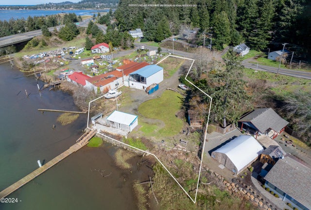 106 Siletz Highway, Lincoln City