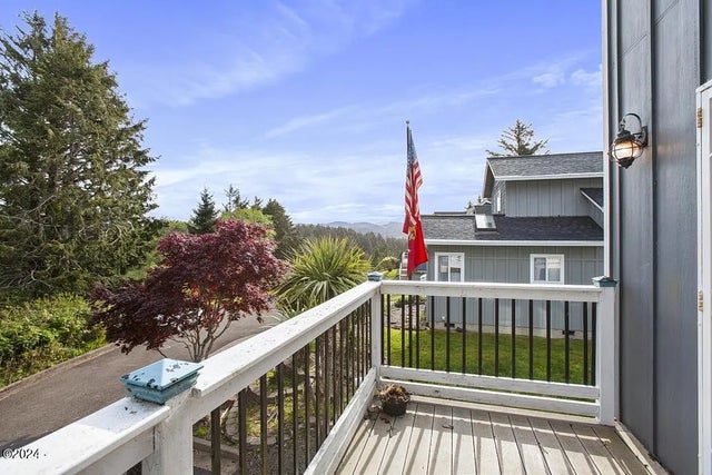 2509 Ne 27th Drive, Lincoln City