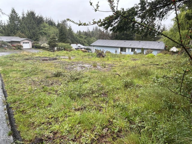 845 Se Ball Boulevard, Waldport