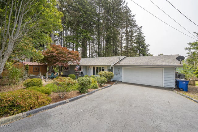 1830 Nw 35th Place, Lincoln City