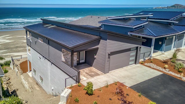 1515 Nw Spring Street, Newport