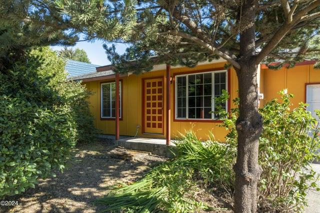 239 Nw 21st Street, Newport