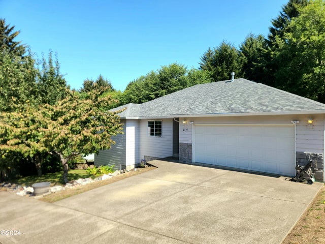 2473 Ne 57th Court, Lincoln City