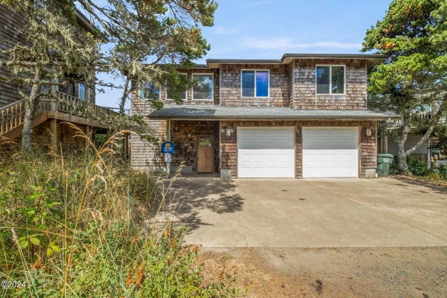 242 Sw 27th Street, Newport