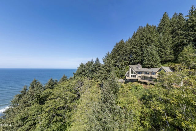 94515 Highway 101, Yachats