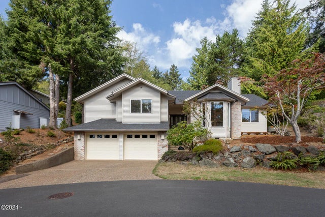 1255 Ne Lakewood, Lincoln City