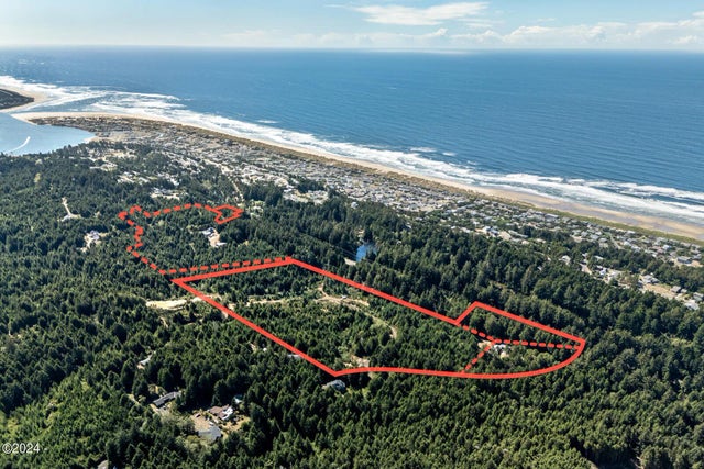 32 Nw Legion Road, Waldport