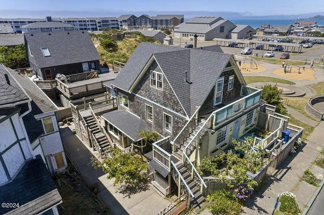 144 Sw Coast Street, Newport