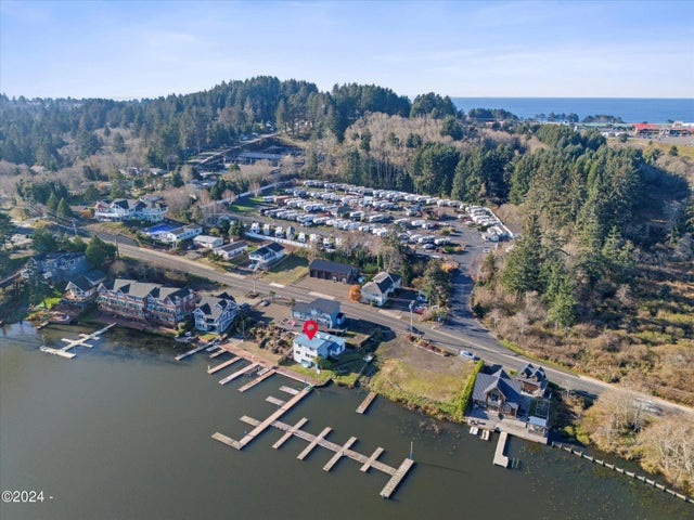 4006-4040 Ne West Devils Lake Road, Lincoln City