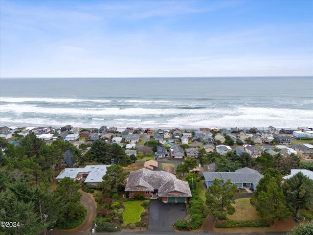 6421 Ne Port Drive, Lincoln City