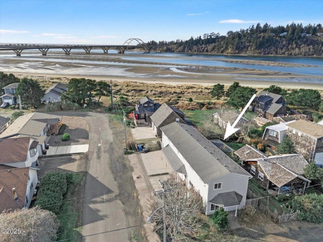 180 Ne Grant Street 1,2,3,4,5, Waldport