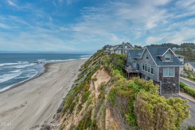 2729 Sw Anchor Avenue, Lincoln City