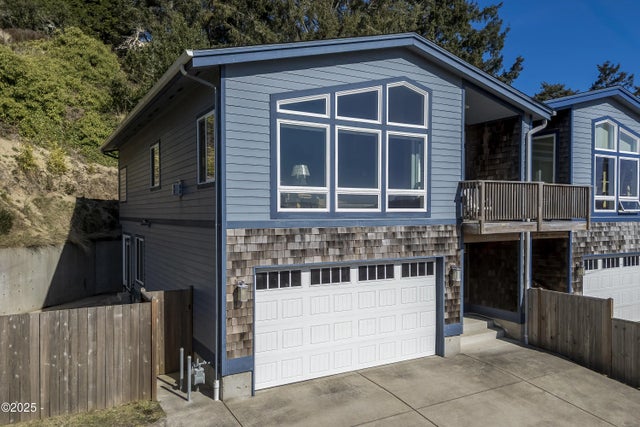 1217 Sw Harbor Drive, Newport