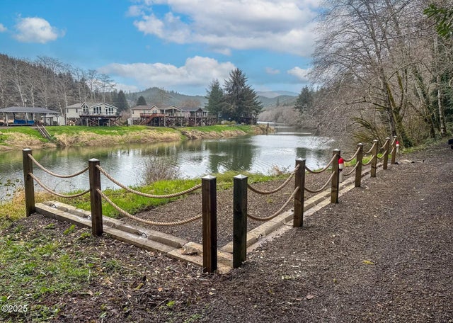 7732 Siletz Highway, Lincoln City