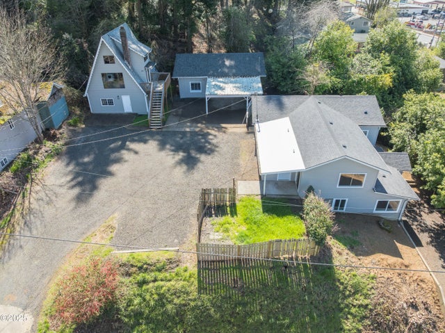 177 Nw 6th Street 4 Units,  1 Adu, Toledo