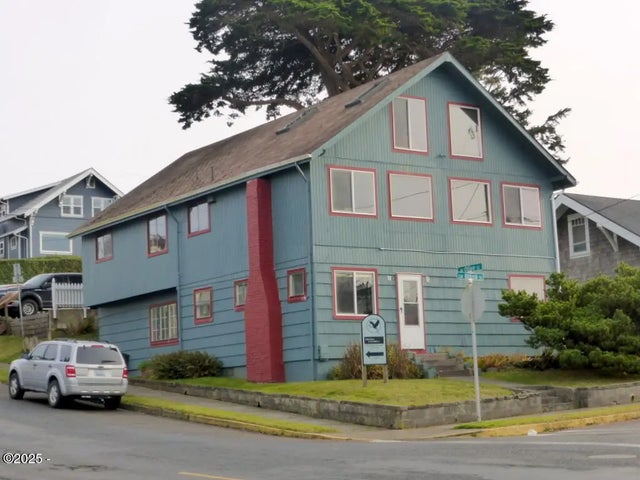 515 W Olive Street, Newport