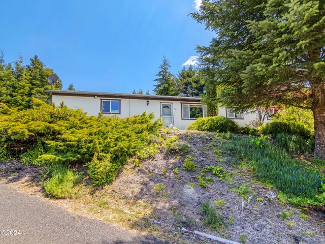 635 Se Ball Boulevard, Waldport