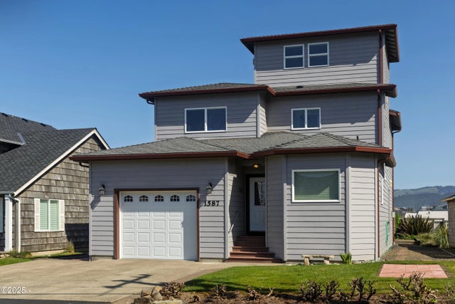 1587 Nw 39th Street, Lincoln City