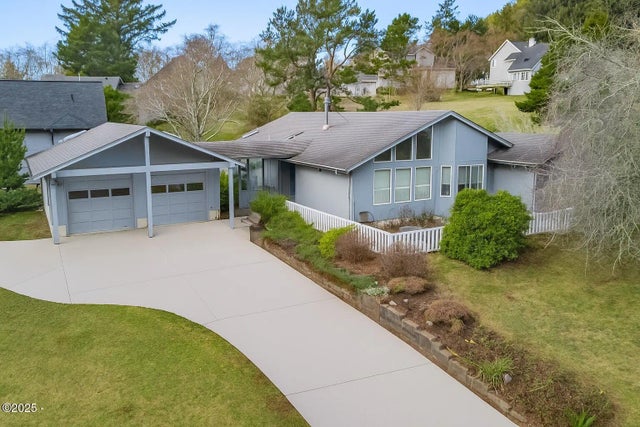 341 Combs Circle, Yachats