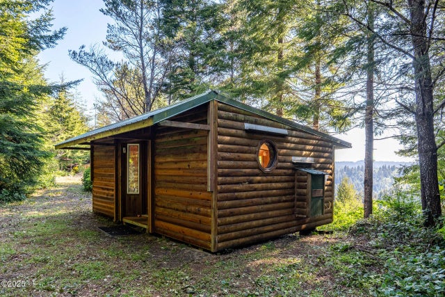 000121129 S Beaver Creek Road, Seal Rock