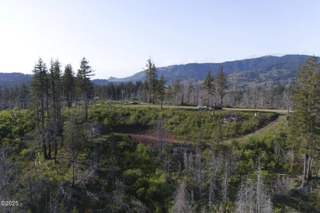 32 Ne Highland Road, Otis