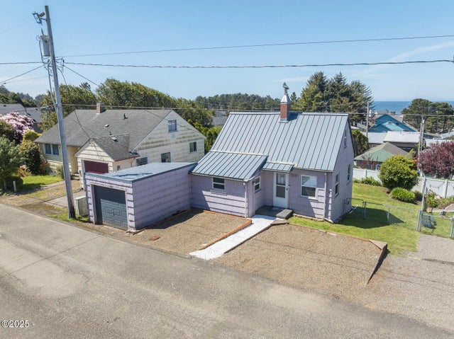 3039 Nw Oar Drive, Lincoln City